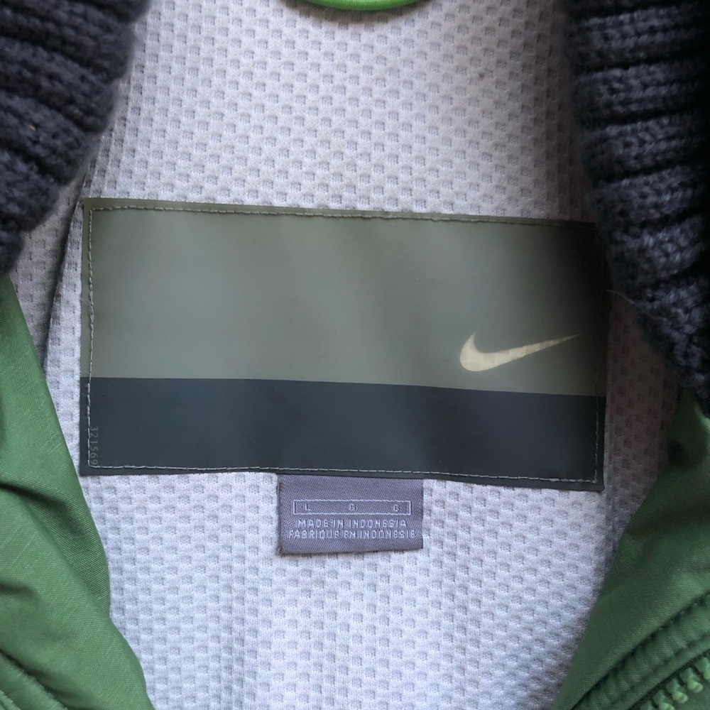 Nike Snowboarding Jacket - Picture 4 of 7